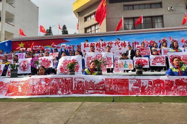 满洲里市第十六届人民代表大会第四次会议预备会议召开